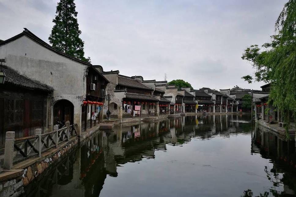 今世人震撼30多年的老山插旗照,被质疑作假,真相到底是什么?